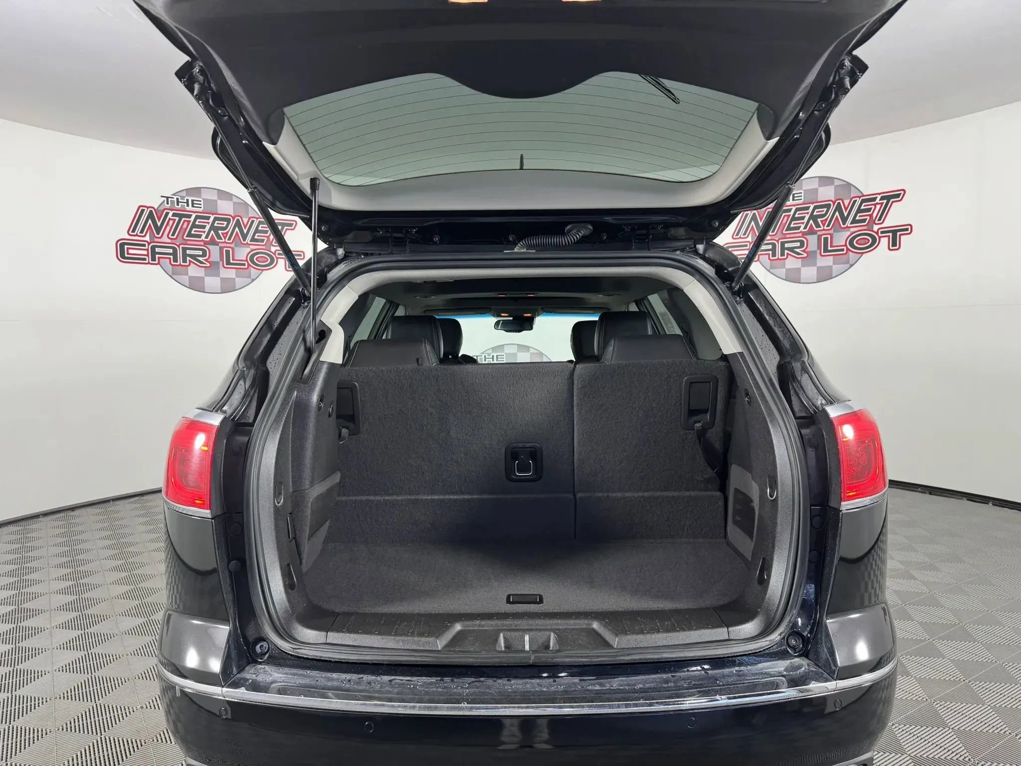 Used 2017 Buick Enclave Premium w/ Experience Buick Package AWD/4WD image 28