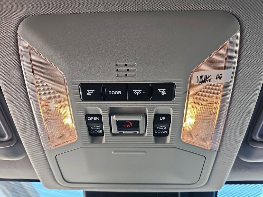 Used 2021 Toyota RAV4 XLE image 31