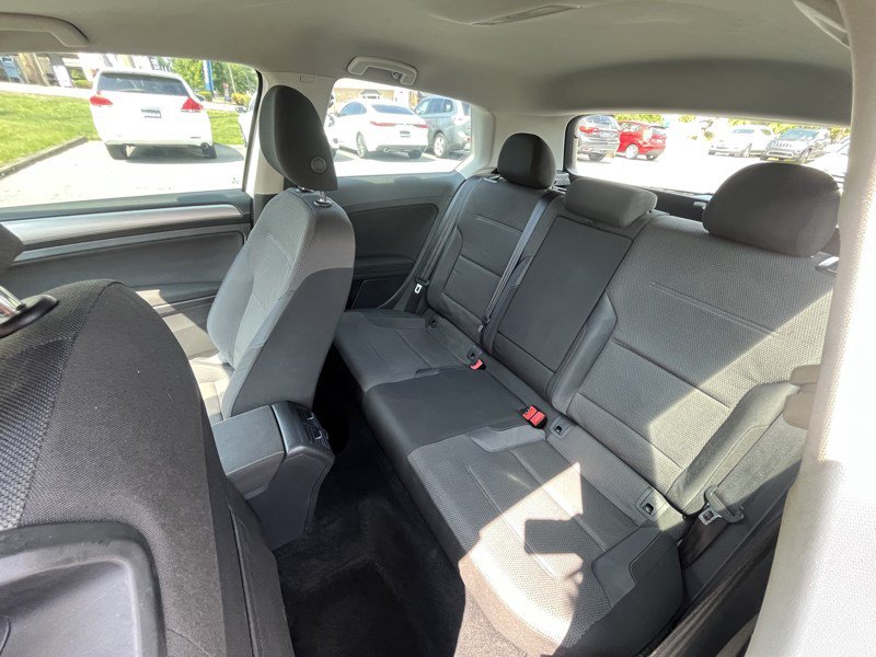 Used 2015 Volkswagen Golf Launch Edition FWD image 11