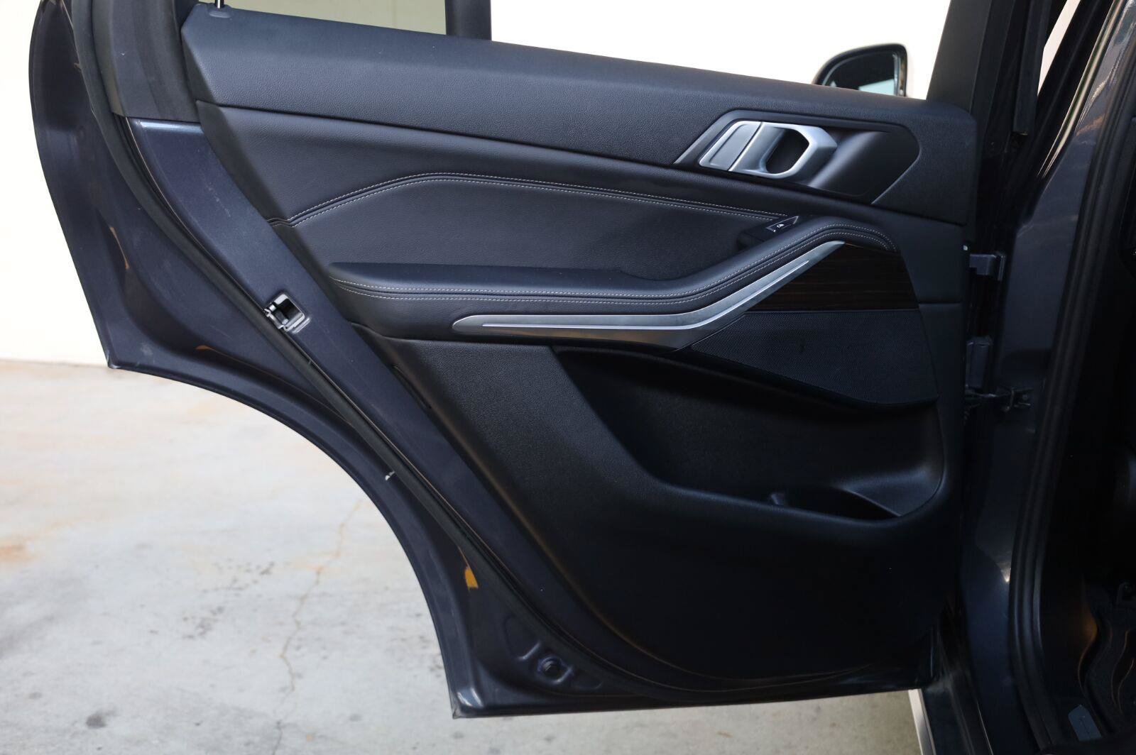 Used 2019 BMW X5 xDrive40i w/ Convenience Package AWD/4WD image 18