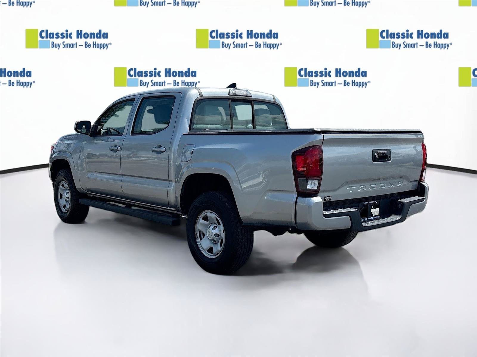 Used 2018 Toyota Tacoma SR RWD image 5