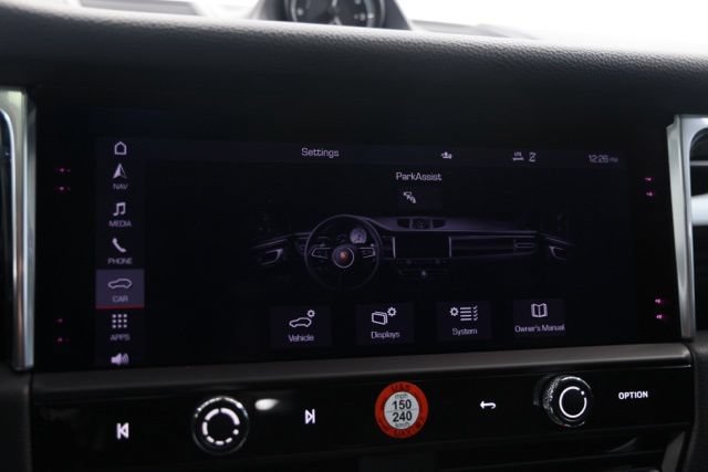 Used 2025 Porsche Macan AWD/4WD image 26