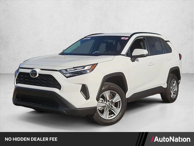 Used 2025 Toyota RAV4 XLE AWD/4WD image 1