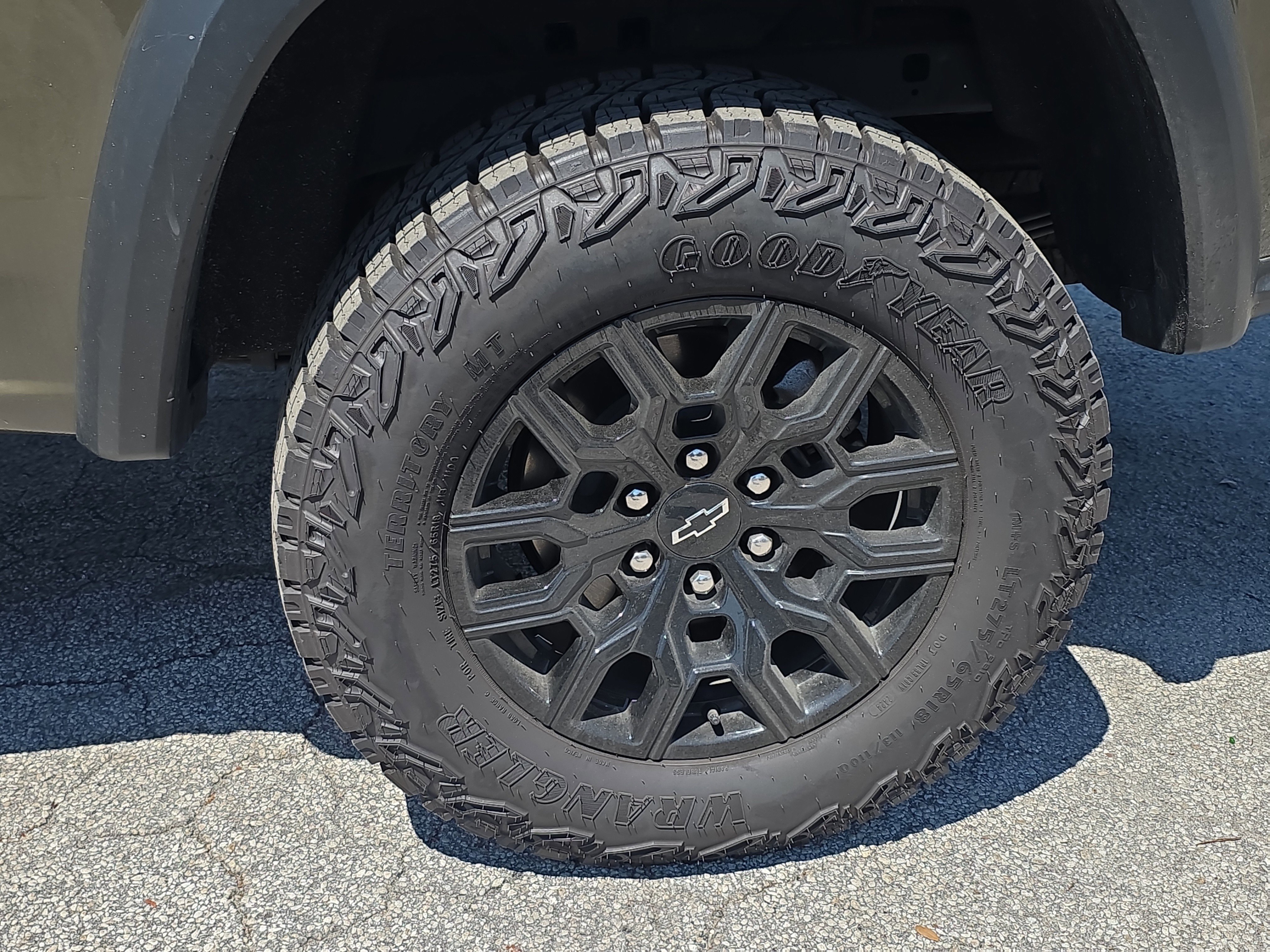 Used 2025 Chevrolet Colorado Trail Boss image 4