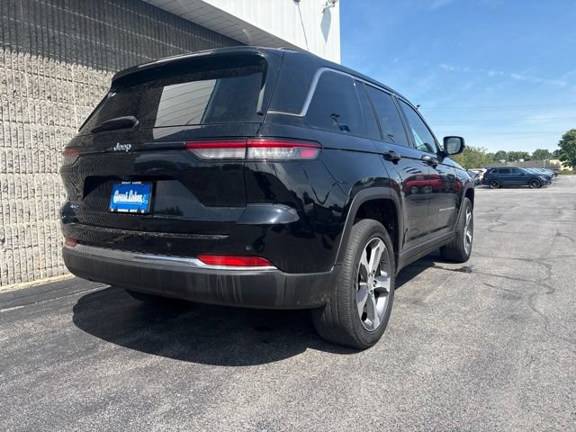 Used 2023 Jeep Grand Cherokee 4WD 4xe image 9
