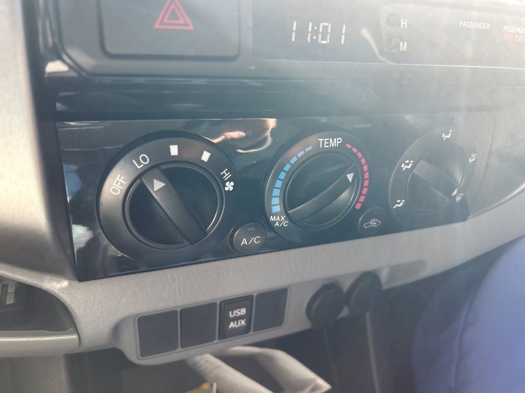 Used 2014 Toyota Tacoma 4x4 Access Cab V6 w/ TRD Sport Package image 9