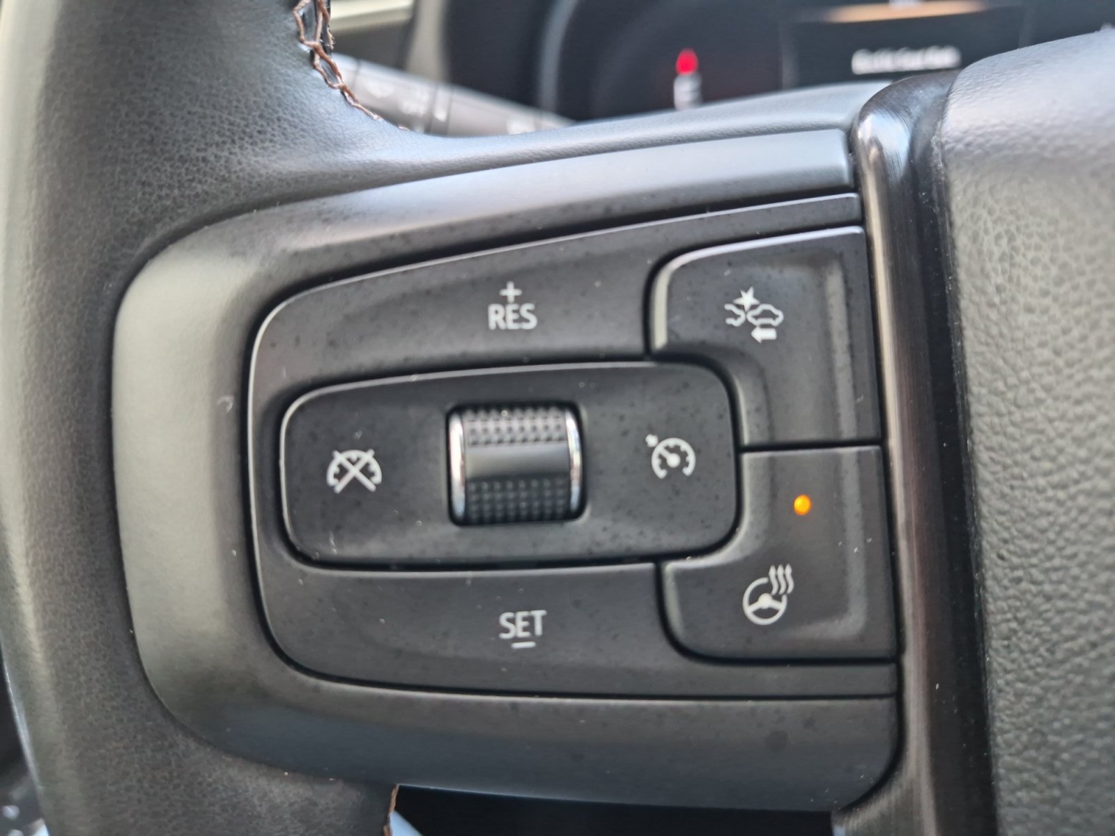 Used 2024 GMC Yukon XL AT4 w/ AT4 Premium Plus Package AWD/4WD image 26