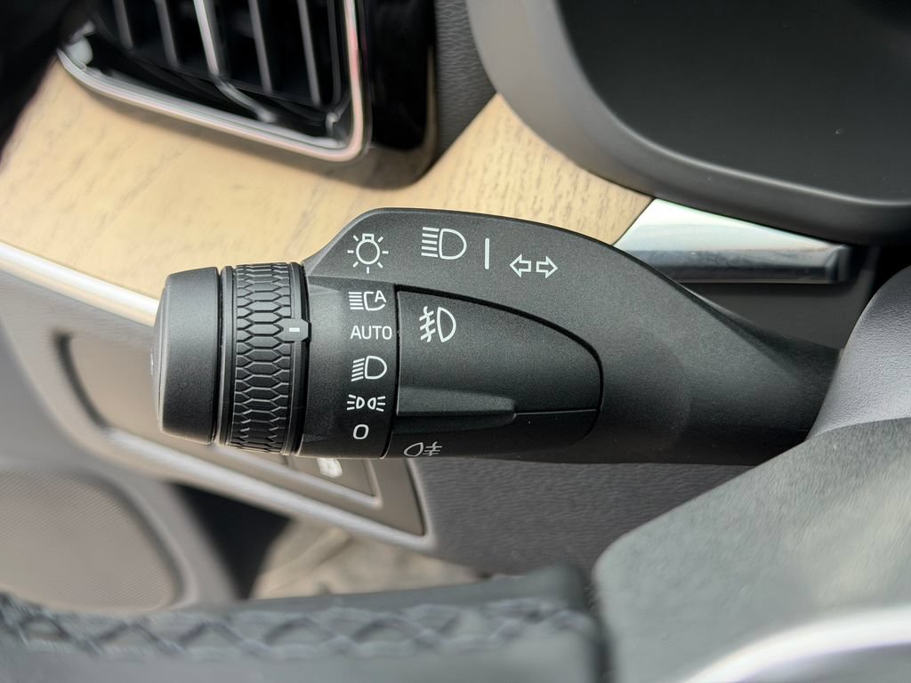 New 2026 Volvo XC60 T8 Plus w/ Protection Package Premier AWD/4WD image 30