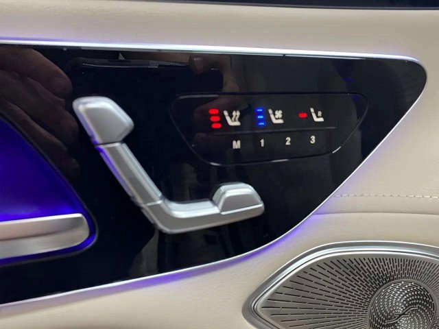 Used 2024 Mercedes-Benz EQS 450+ SUV image 29