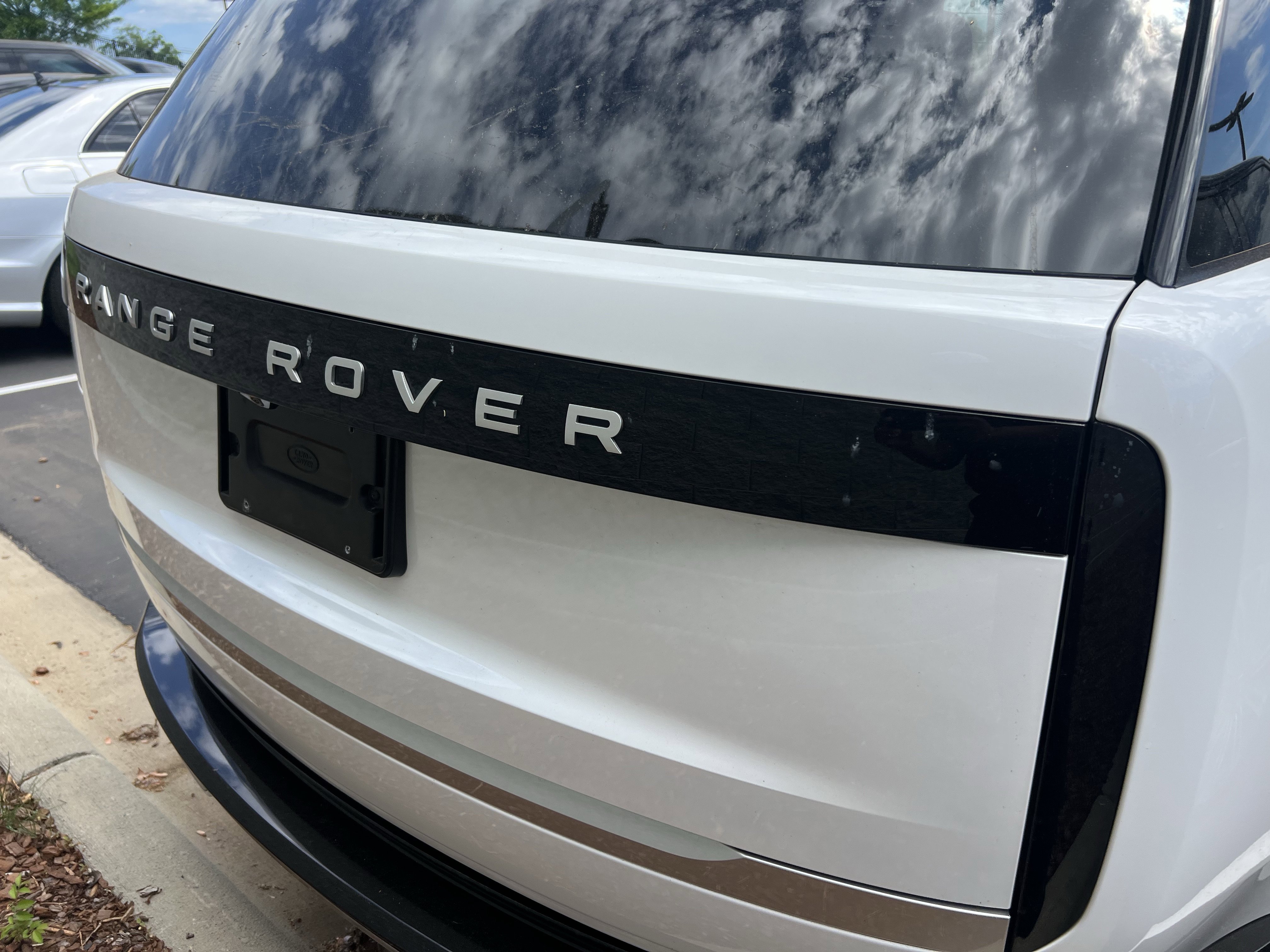 Certified 2024 Land Rover Range Rover Long Wheelbase Autobiography image 38