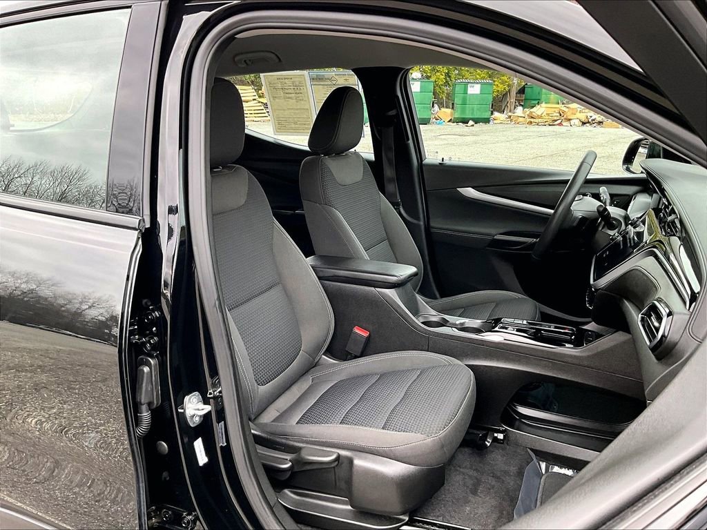 Certified 2023 Chevrolet Bolt EUV LT w/ Driver Confidence Package image 15
