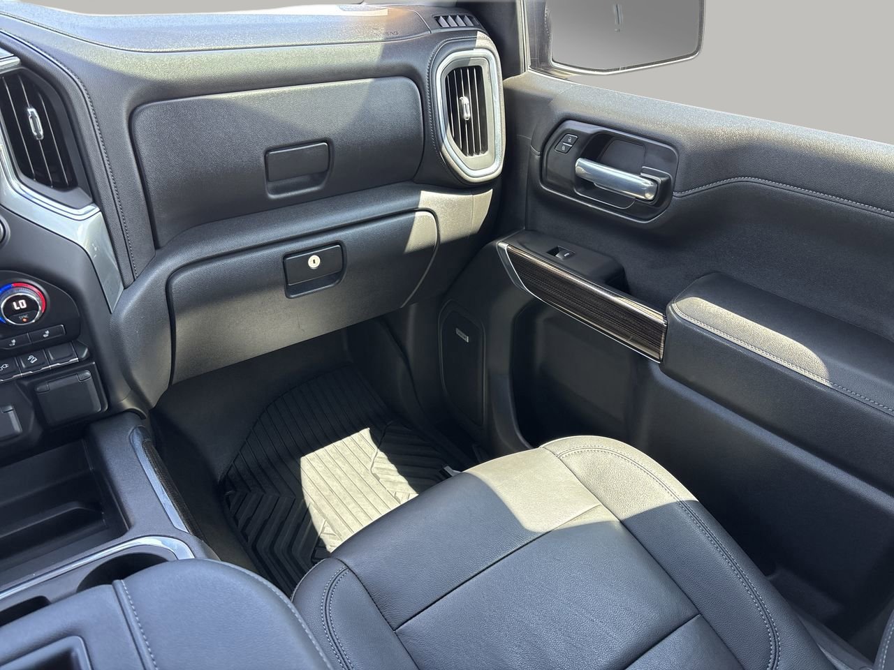 Used 2021 Chevrolet Silverado 1500 LT Trail Boss w/ Convenience Package II AWD/4WD image 13