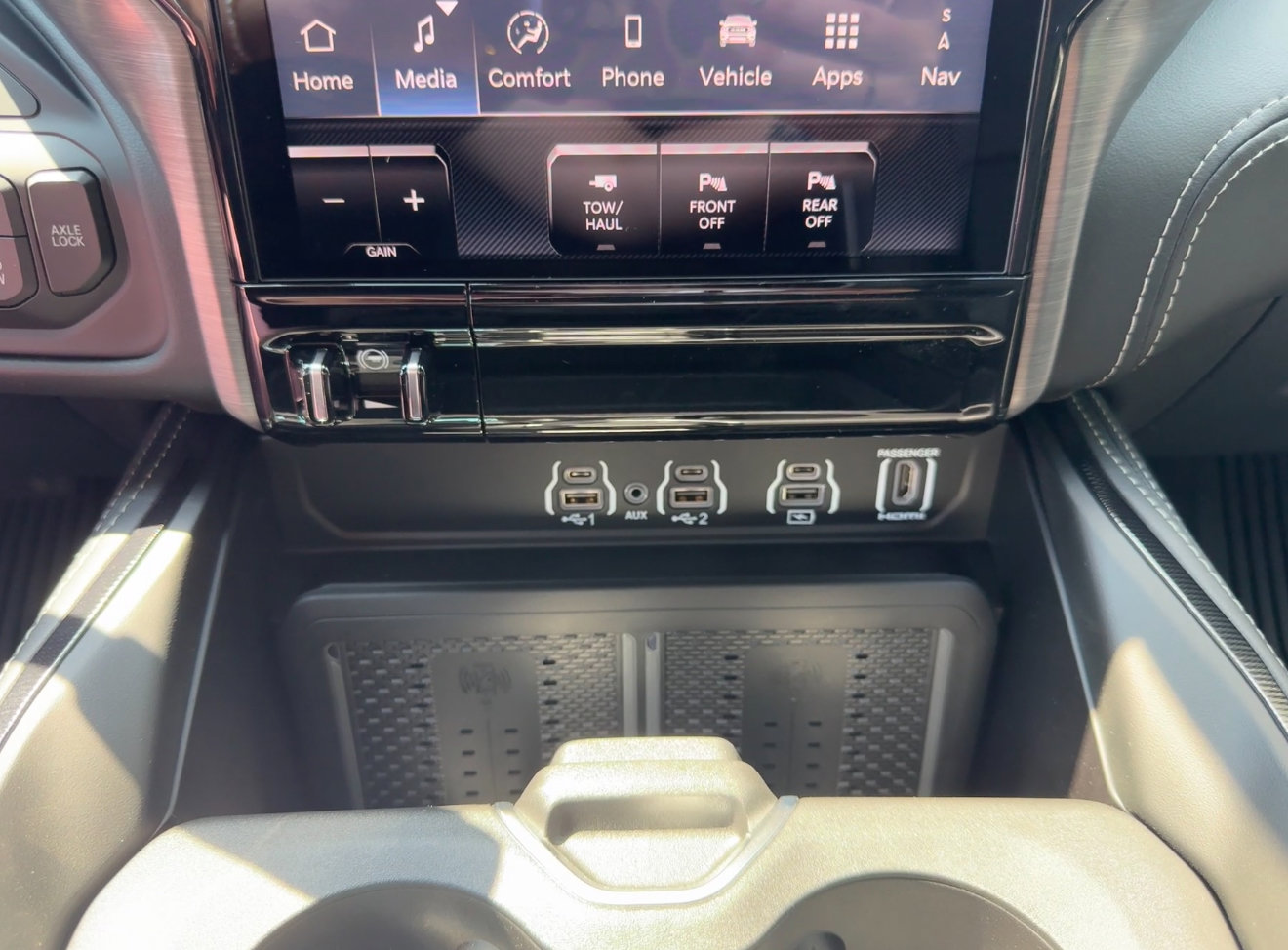 New 2025 RAM 2500 Rebel w/ Rebel Level 2 Equipment Group image 13