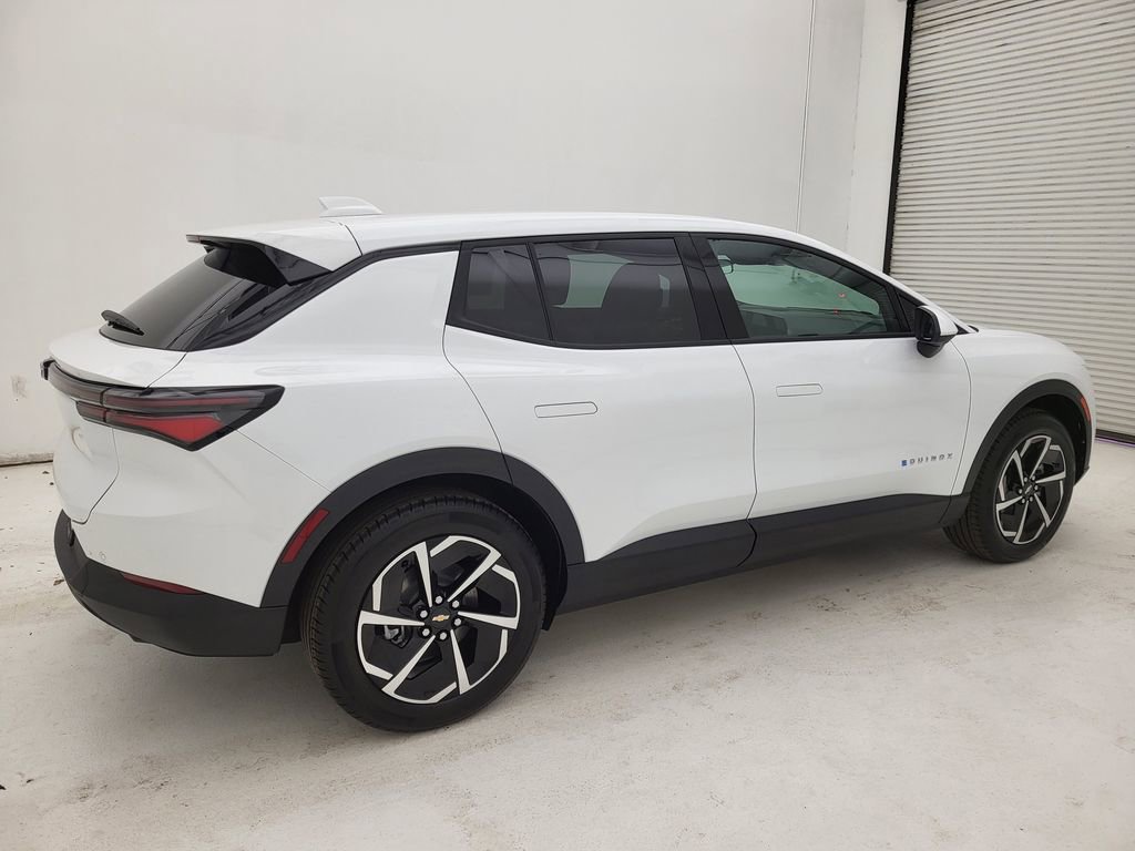 New 2026 Chevrolet Equinox EV LT image 11