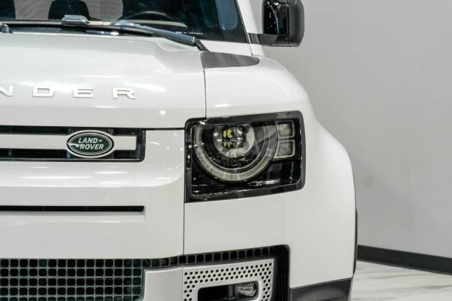 Used 2021 Land Rover Defender 110 SE AWD/4WD image 68