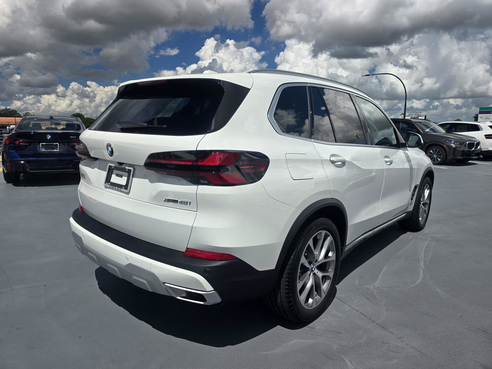 New 2026 BMW X5 xDrive40i w/ Climate Comfort Package AWD/4WD image 9
