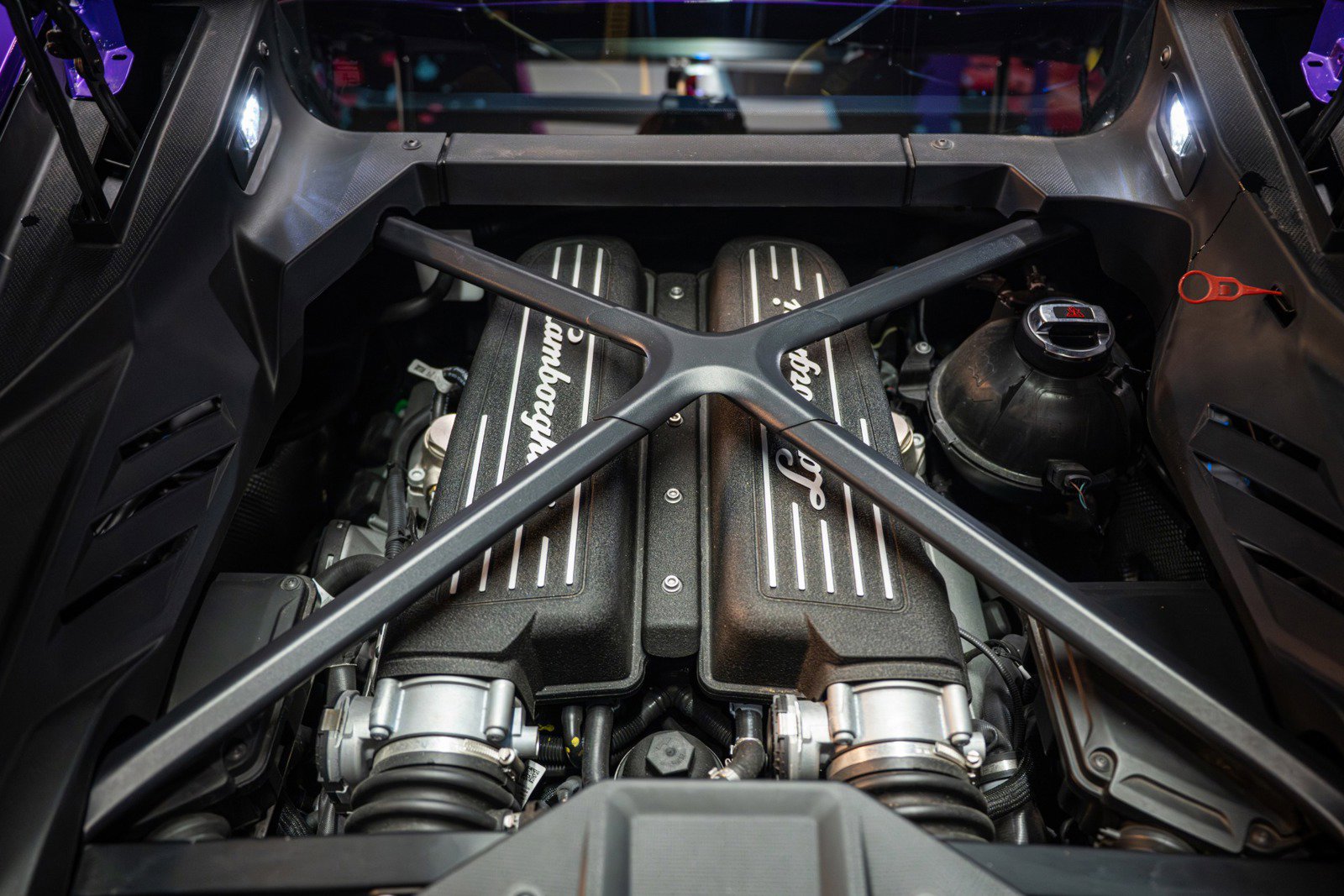 Used 2022 Lamborghini Huracan EVO image 32