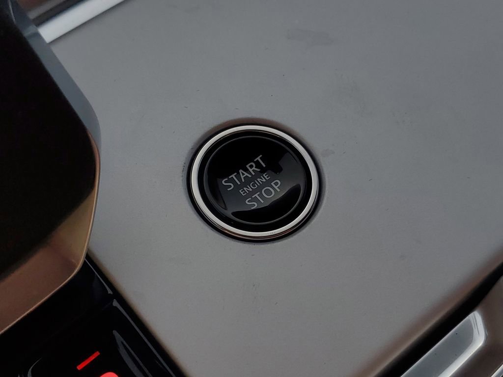 New 2026 Land Rover Range Rover SE image 16