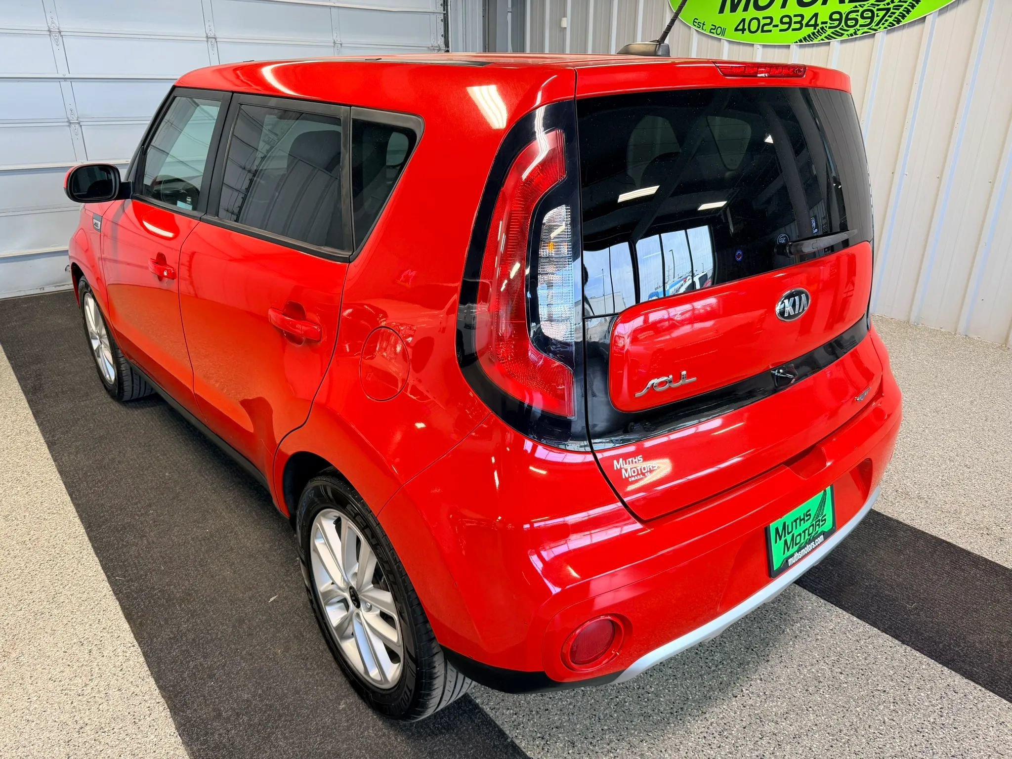 Used 2018 Kia Soul + FWD image 4