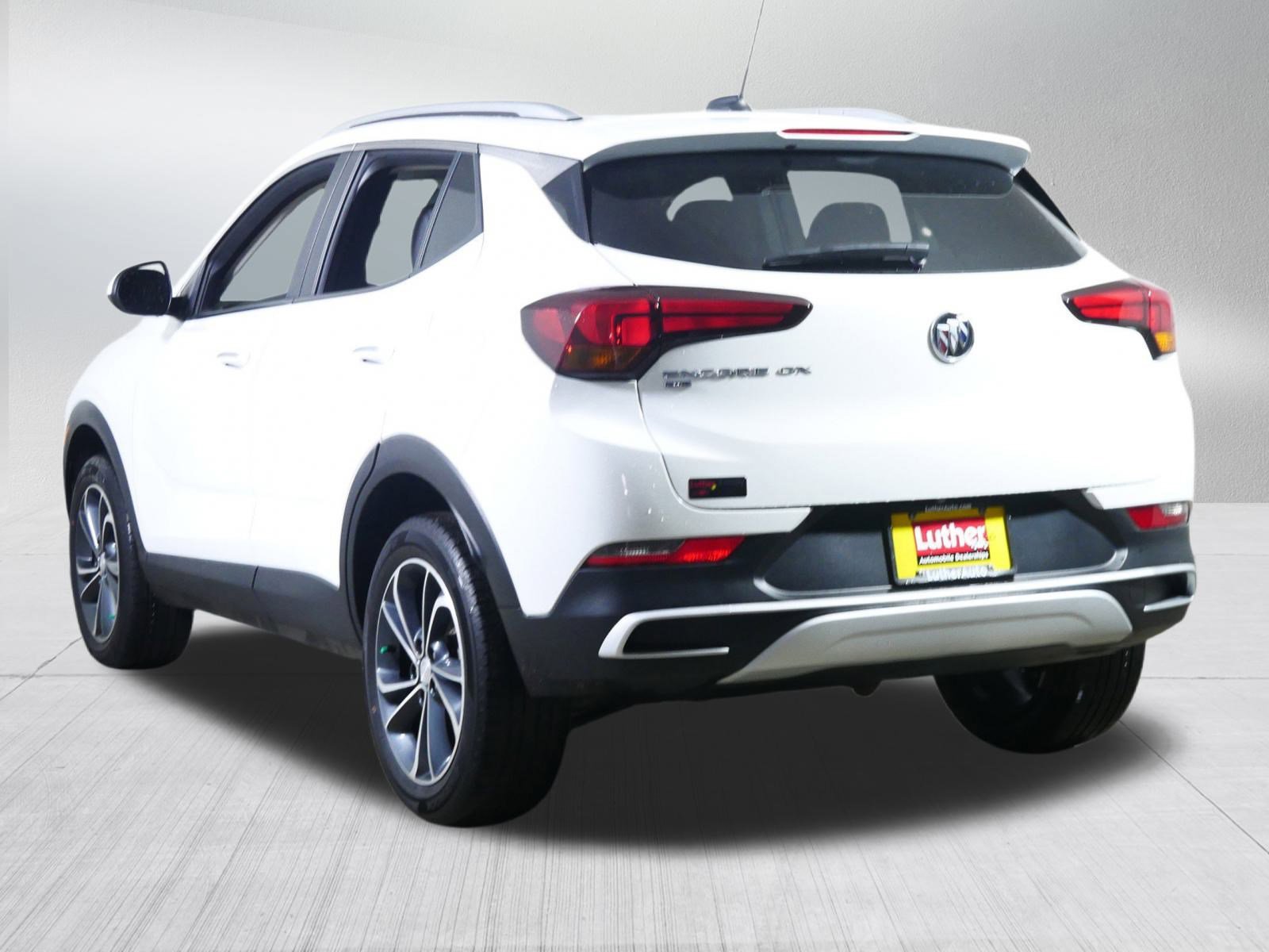 Certified 2022 Buick Encore GX Select w/ Safety Package II image 5