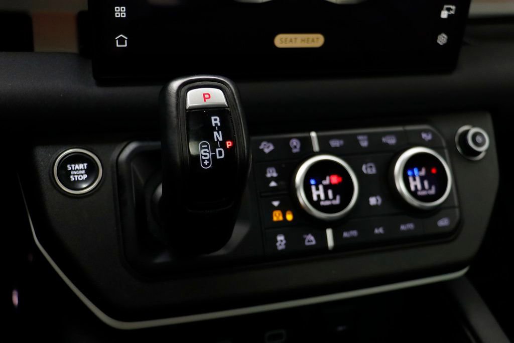 Used 2023 Land Rover Defender 130 SE image 13