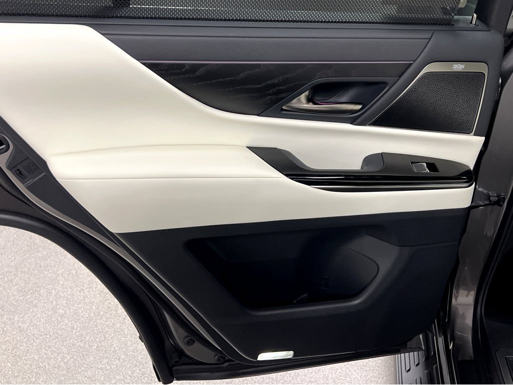New 2026 Lexus LX 600 4WD w/ Accessory Package (2T) image 18