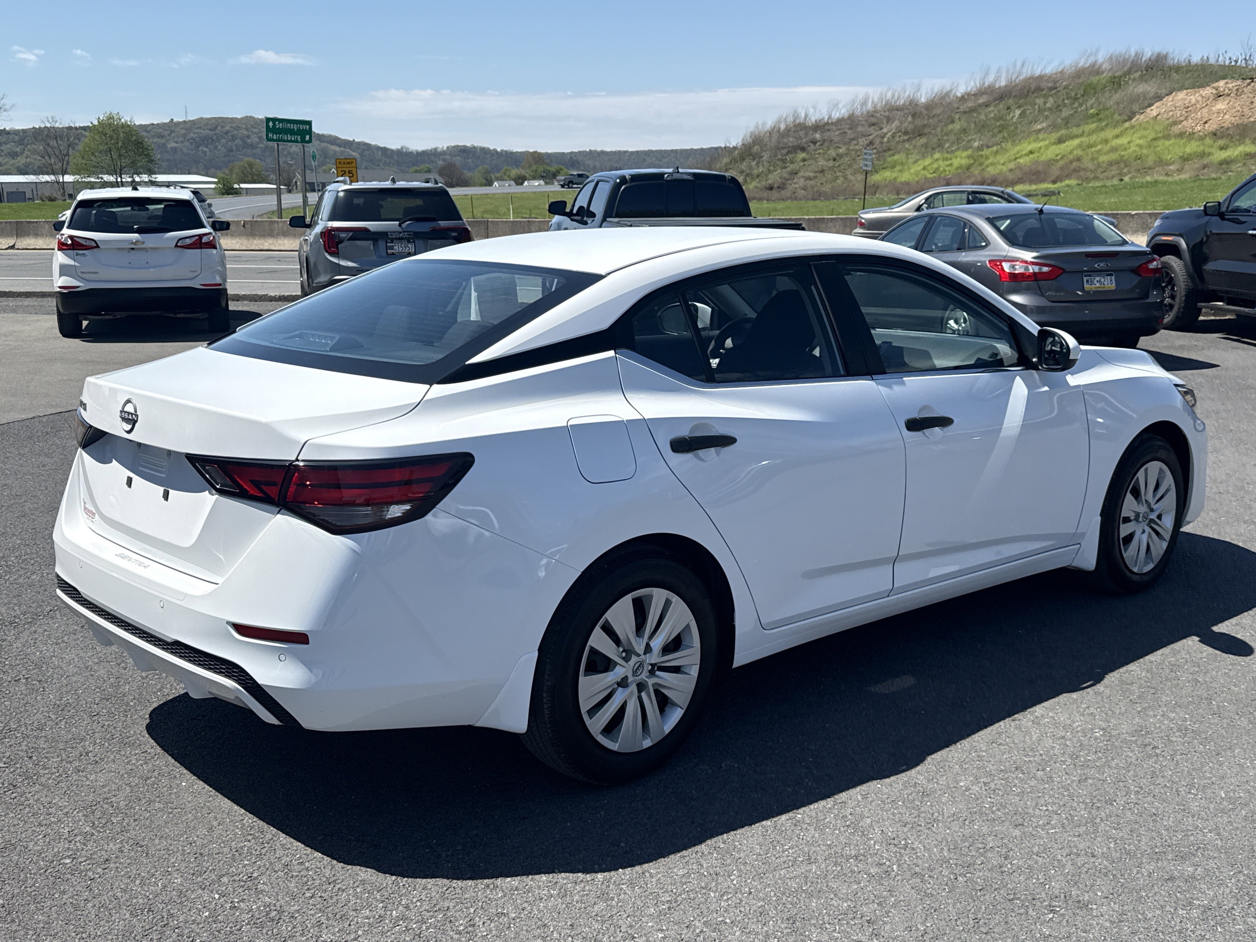 Used 2025 Nissan Sentra S image 5