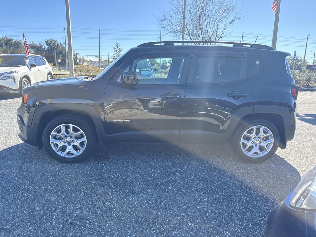 Used 2018 Jeep Renegade Latitude w/ Popular Equipment Group image 7