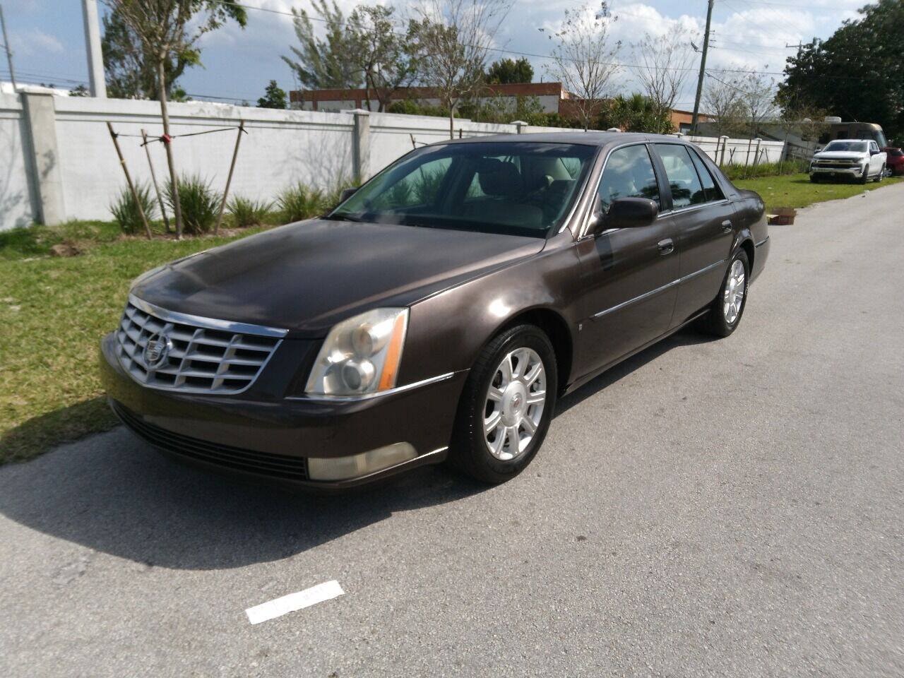 Used 2009 Cadillac DTS FWD image 8