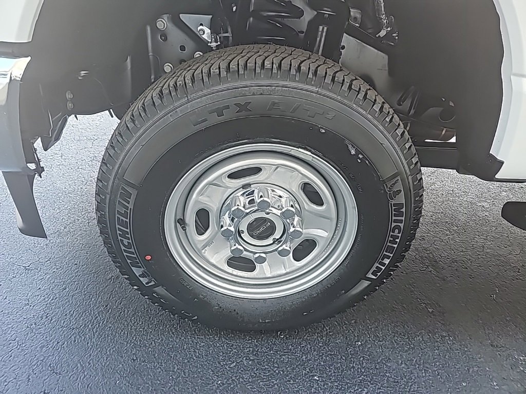 New 2026 Ford F250 4x4 Crew Cab Super Duty image 8