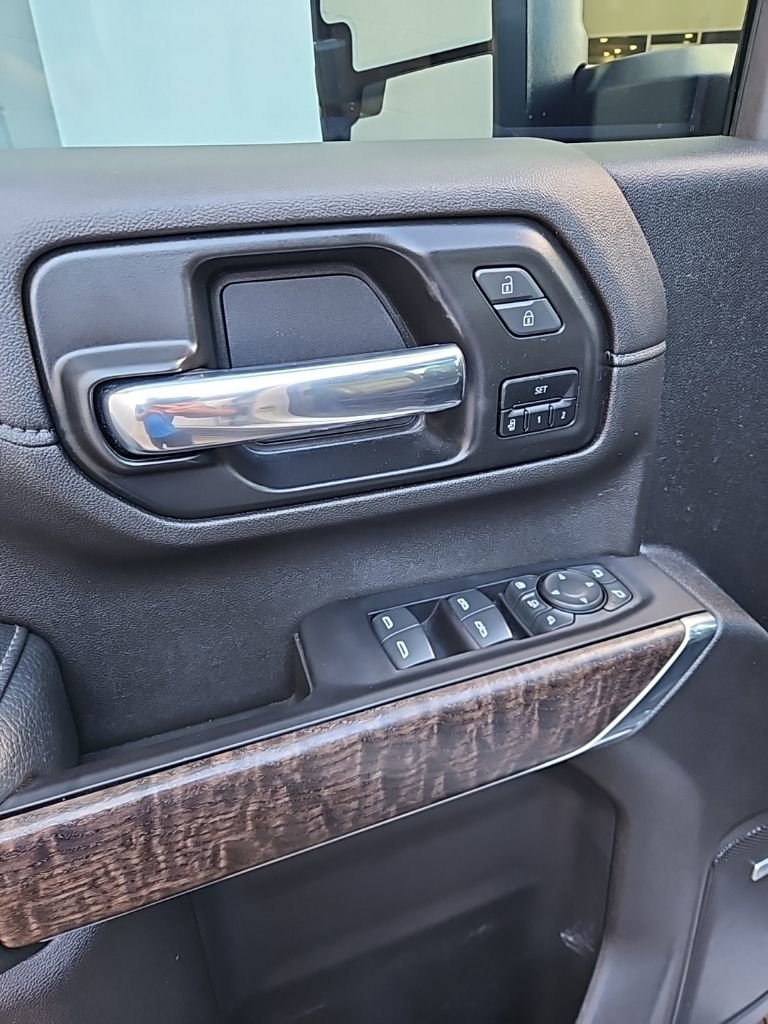 Used 2022 GMC Sierra 3500 Denali w/ Denali Ultimate Package image 27