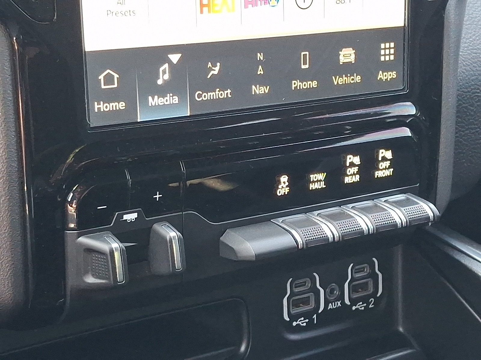 Certified 2024 RAM 1500 Big Horn AWD/4WD image 15