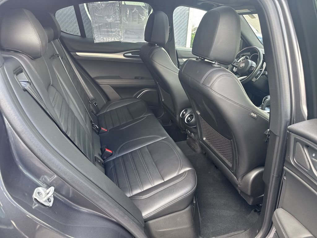 Used 2022 Alfa Romeo Stelvio Veloce image 56