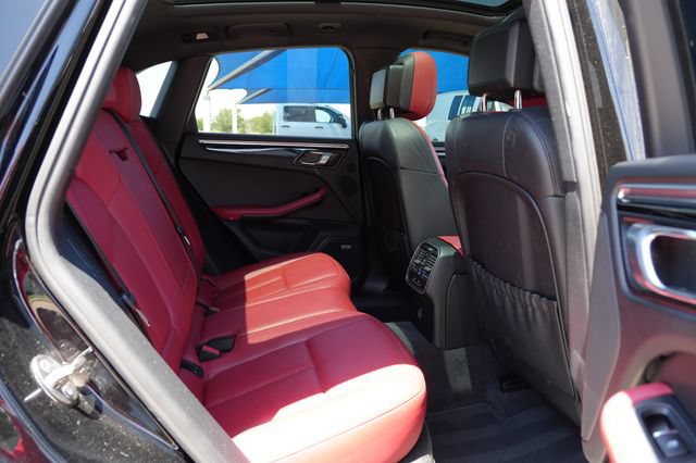 Used 2019 Porsche Macan AWD/4WD image 18