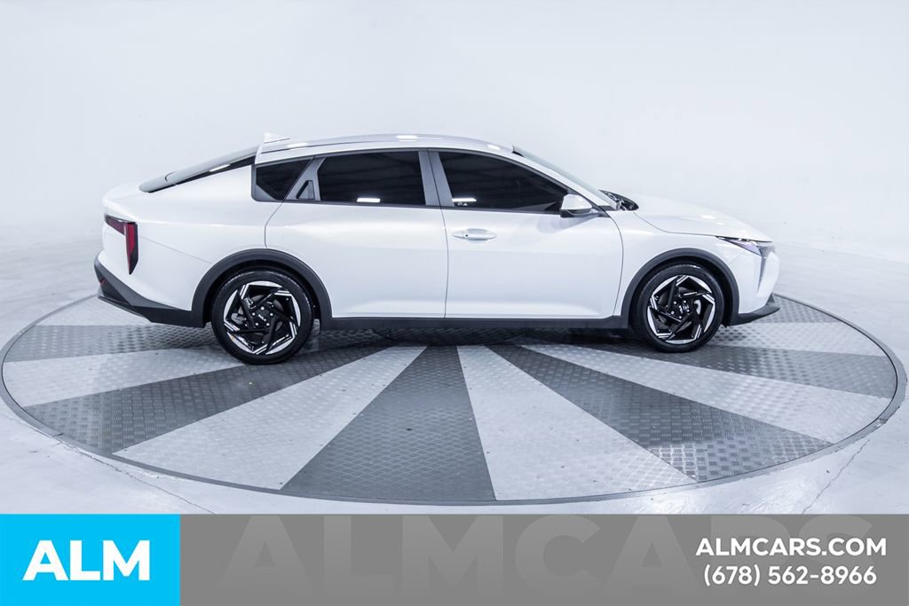 Used 2025 Kia K4 EX image 11