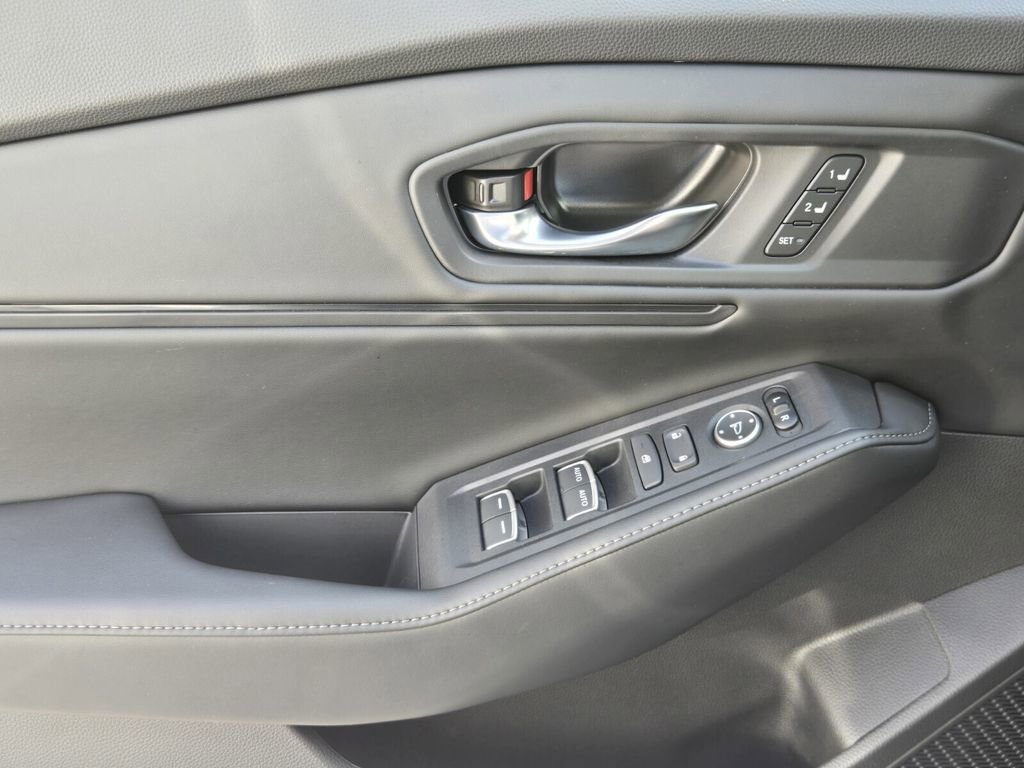 Used 2024 Honda Accord Sport image 27