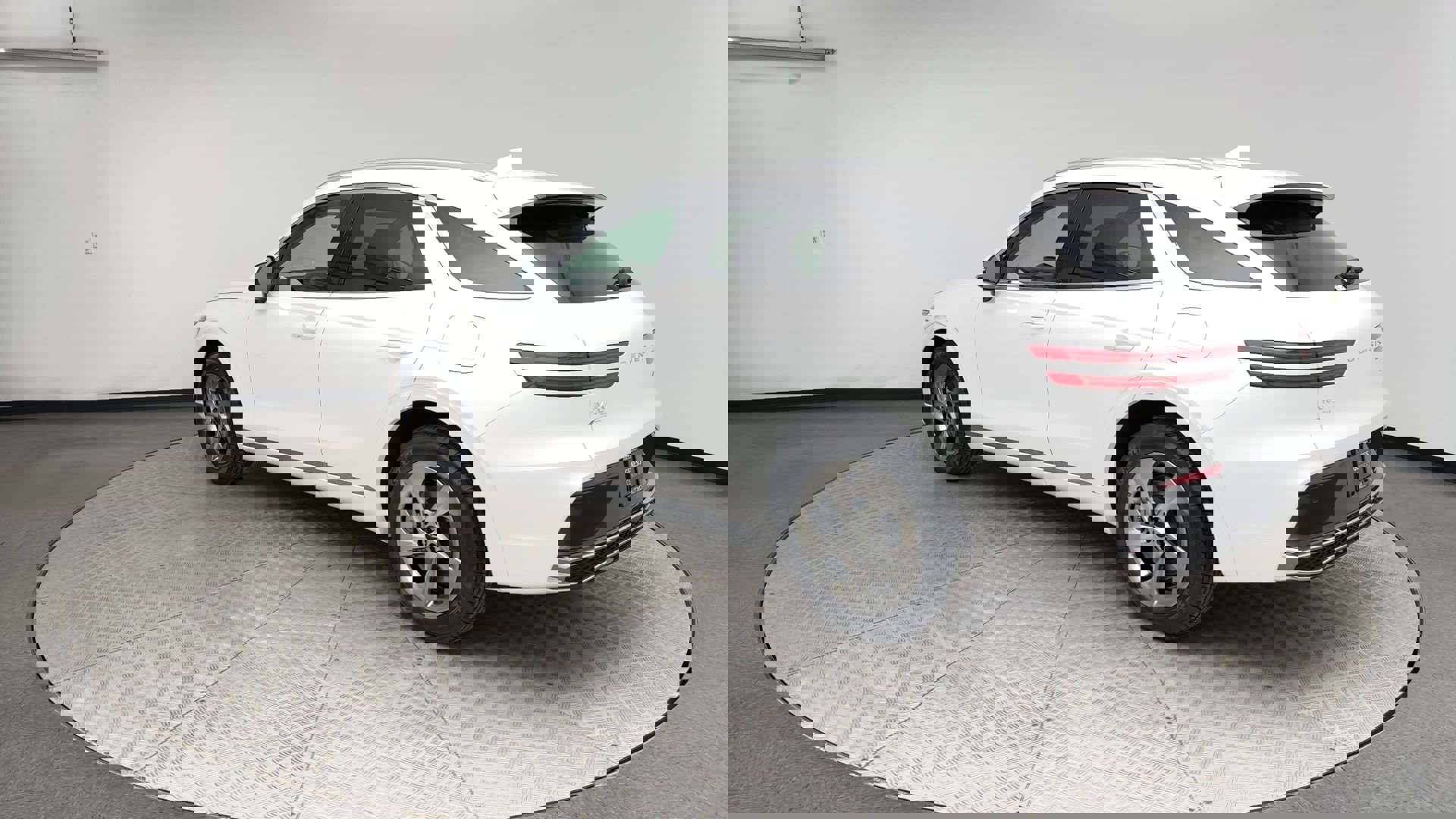 Certified 2026 Genesis GV70 2.5T Select image 4