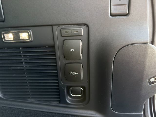 Used 2025 Lincoln Navigator Reserve w/ Jet Appearance Package image 18