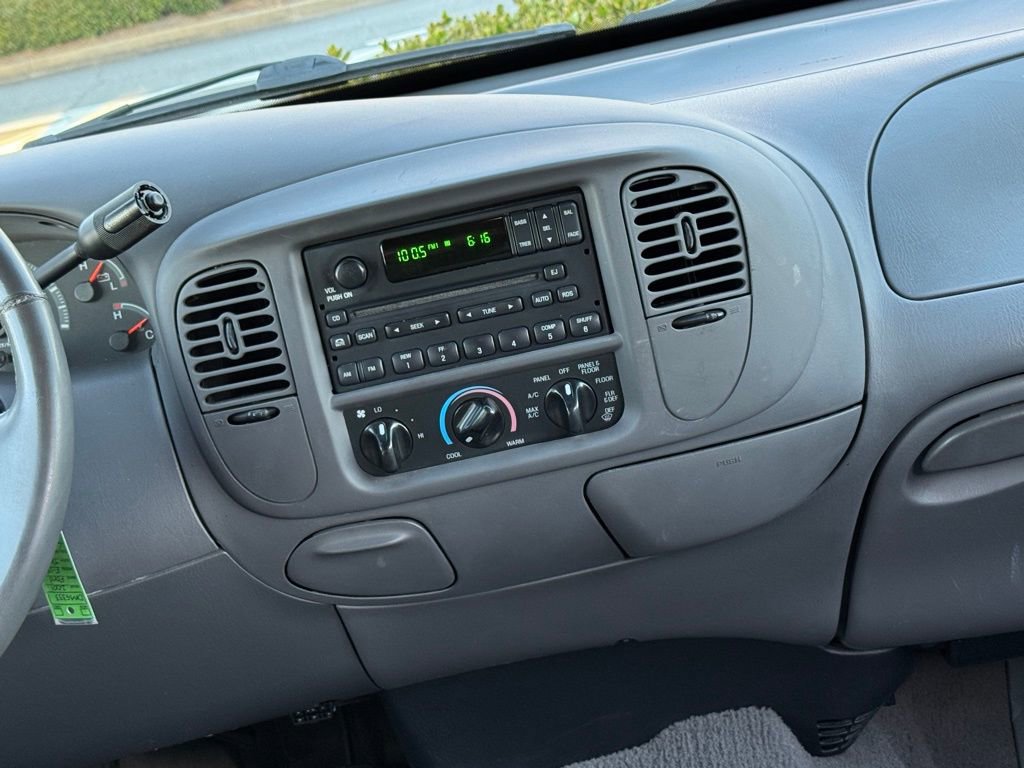 Used 2001 Ford F150 XLT image 5