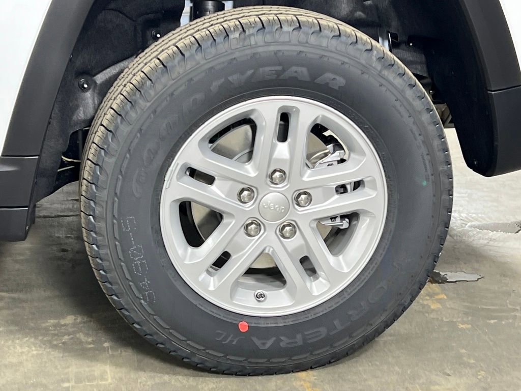 New 2025 Jeep Grand Cherokee Laredo w/ Luxury Tech Group I image 40