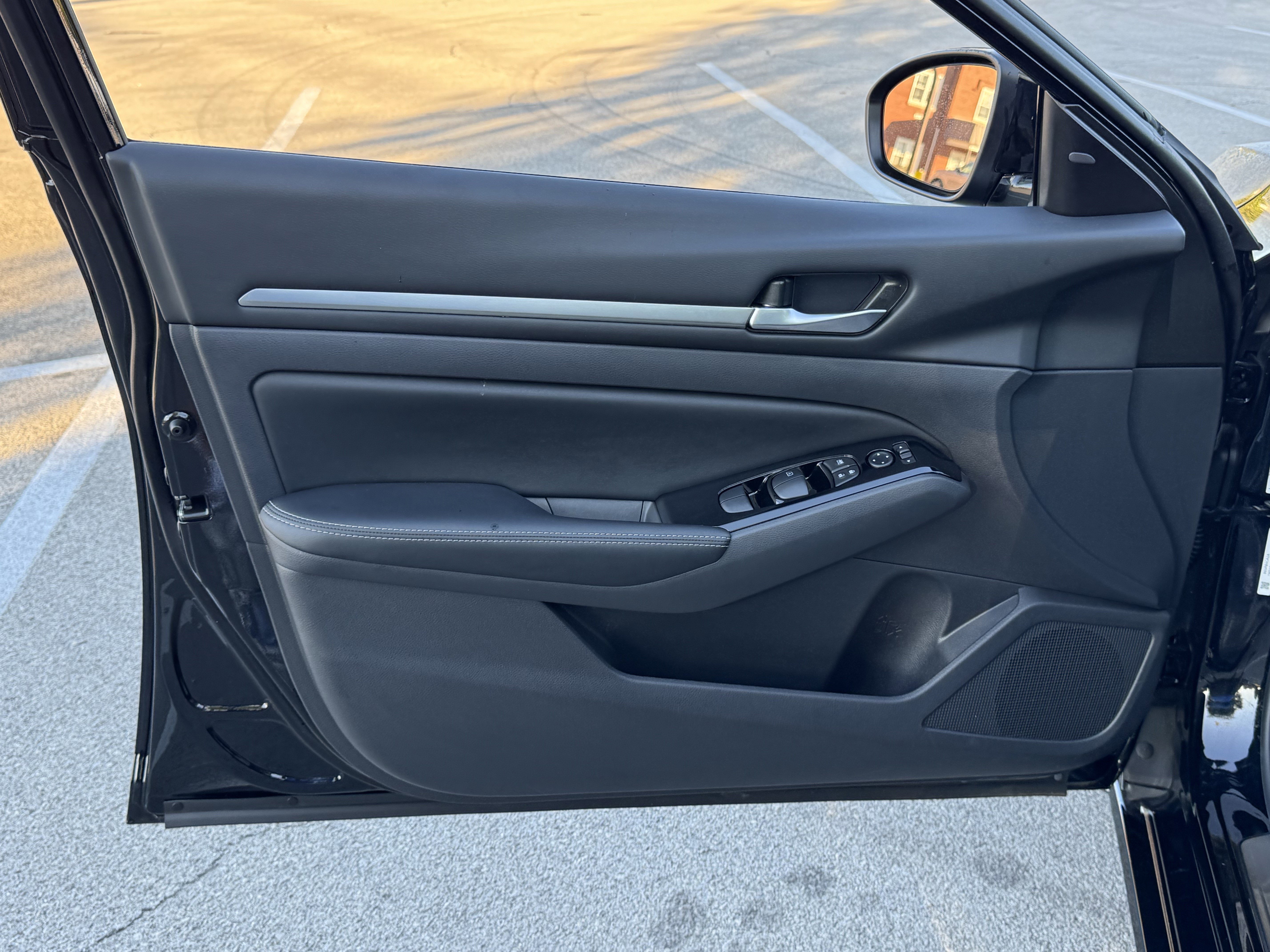 Used 2025 Nissan Altima 2.5 SL image 23