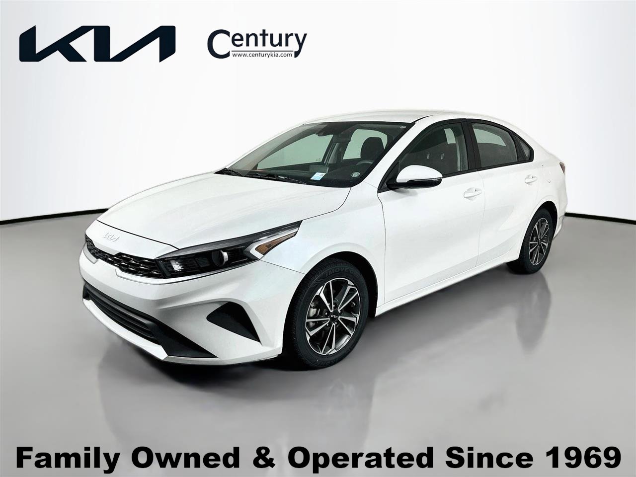 Certified 2023 Kia Forte LXS w/ LXS Technology Package FWD image 1