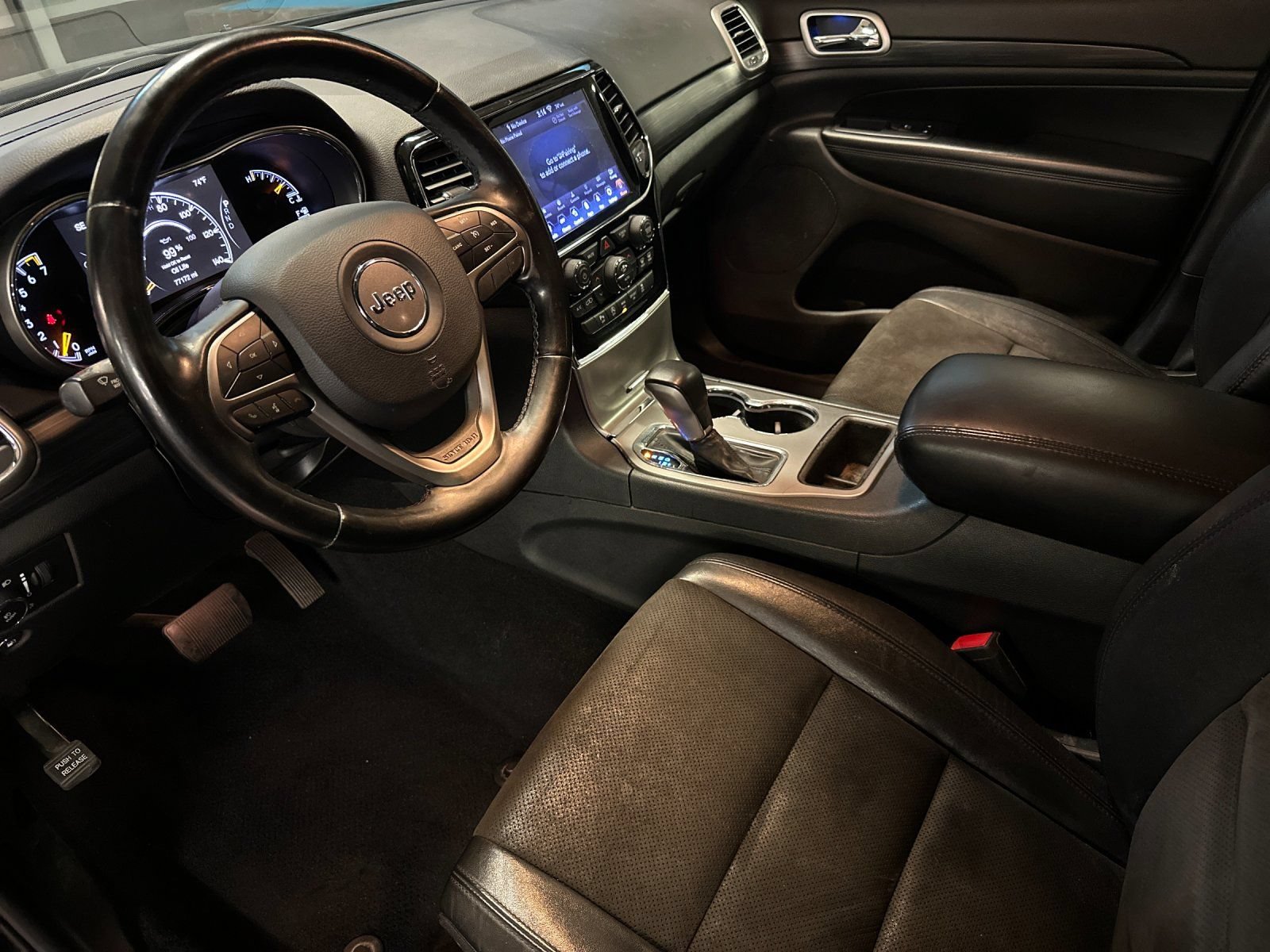 Certified 2020 Jeep Grand Cherokee Altitude AWD/4WD image 6