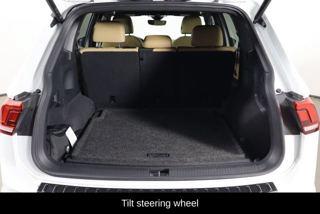 Used 2023 Volkswagen Tiguan SE R-Line AWD/4WD image 16