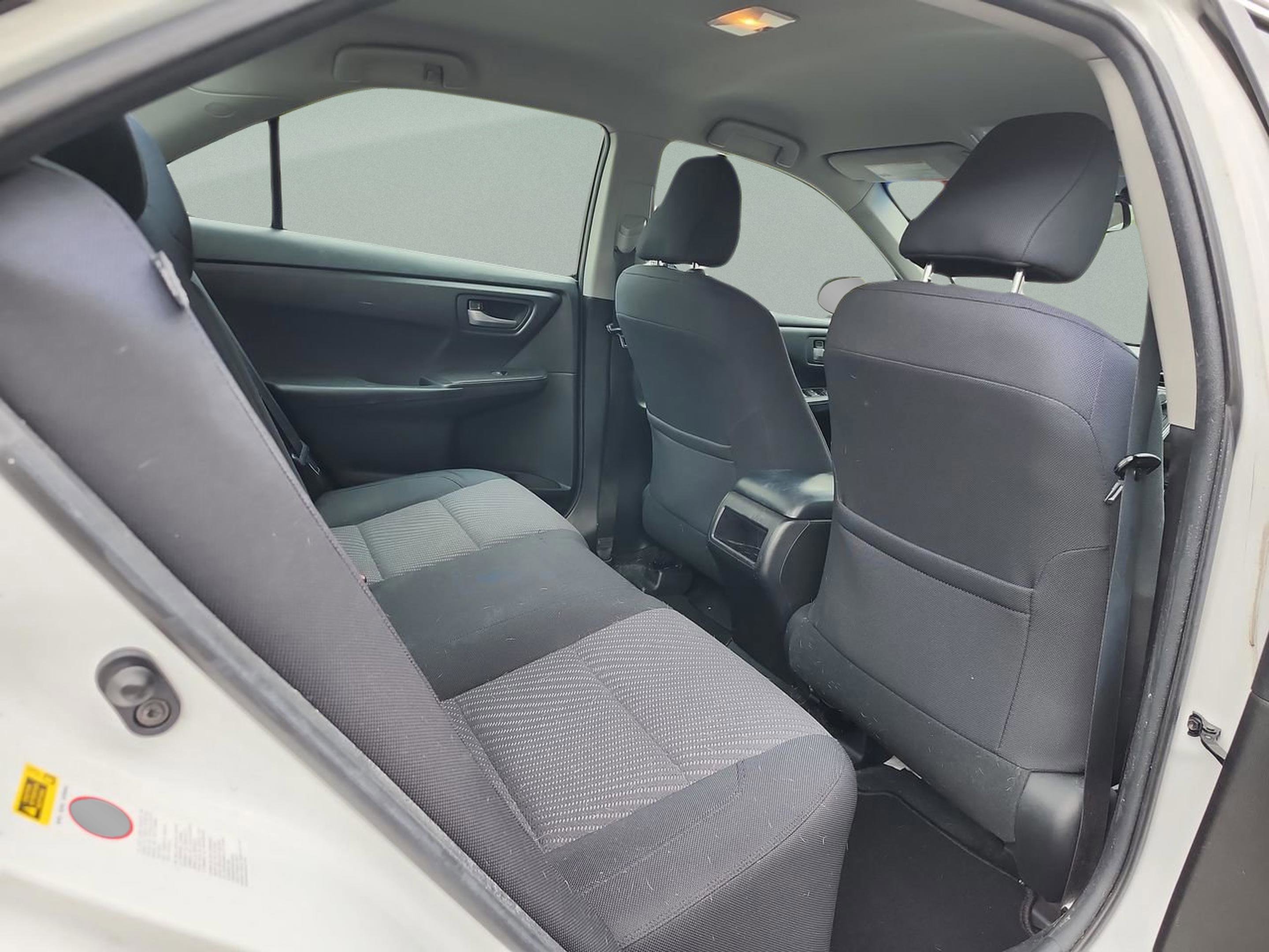 Used 2017 Toyota Camry LE FWD image 16