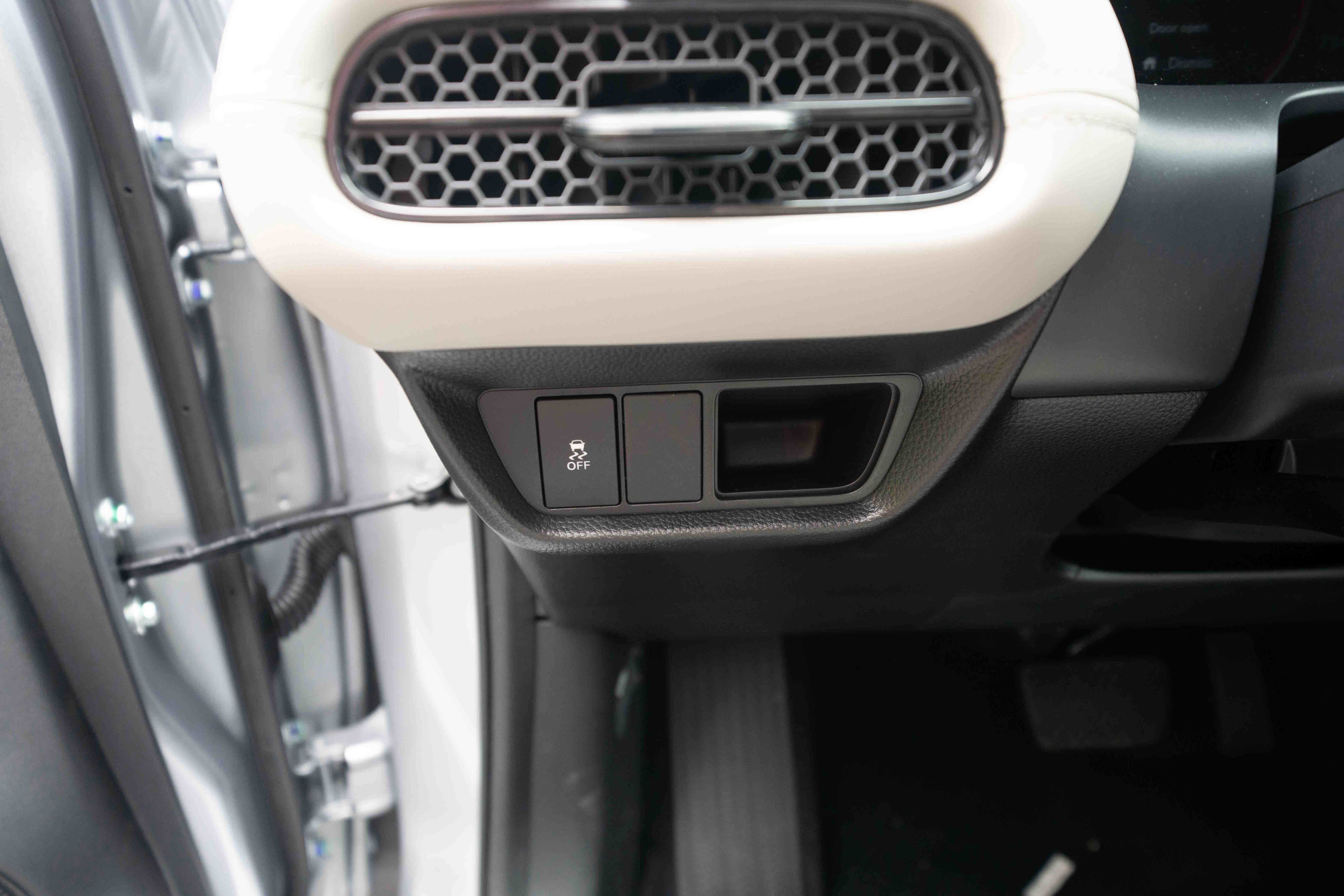 New 2026 Honda HR-V LX image 11