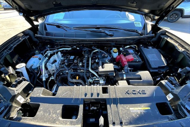 New 2026 Nissan Kicks SR w/ Cold Weather Package FWD image 11