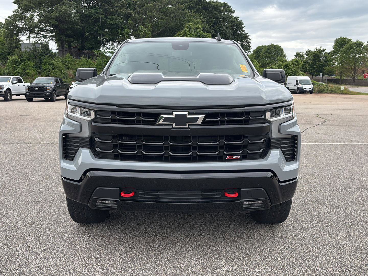 Used 2024 Chevrolet Silverado 1500 LT Trail Boss w/ Convenience Package II AWD/4WD image 2