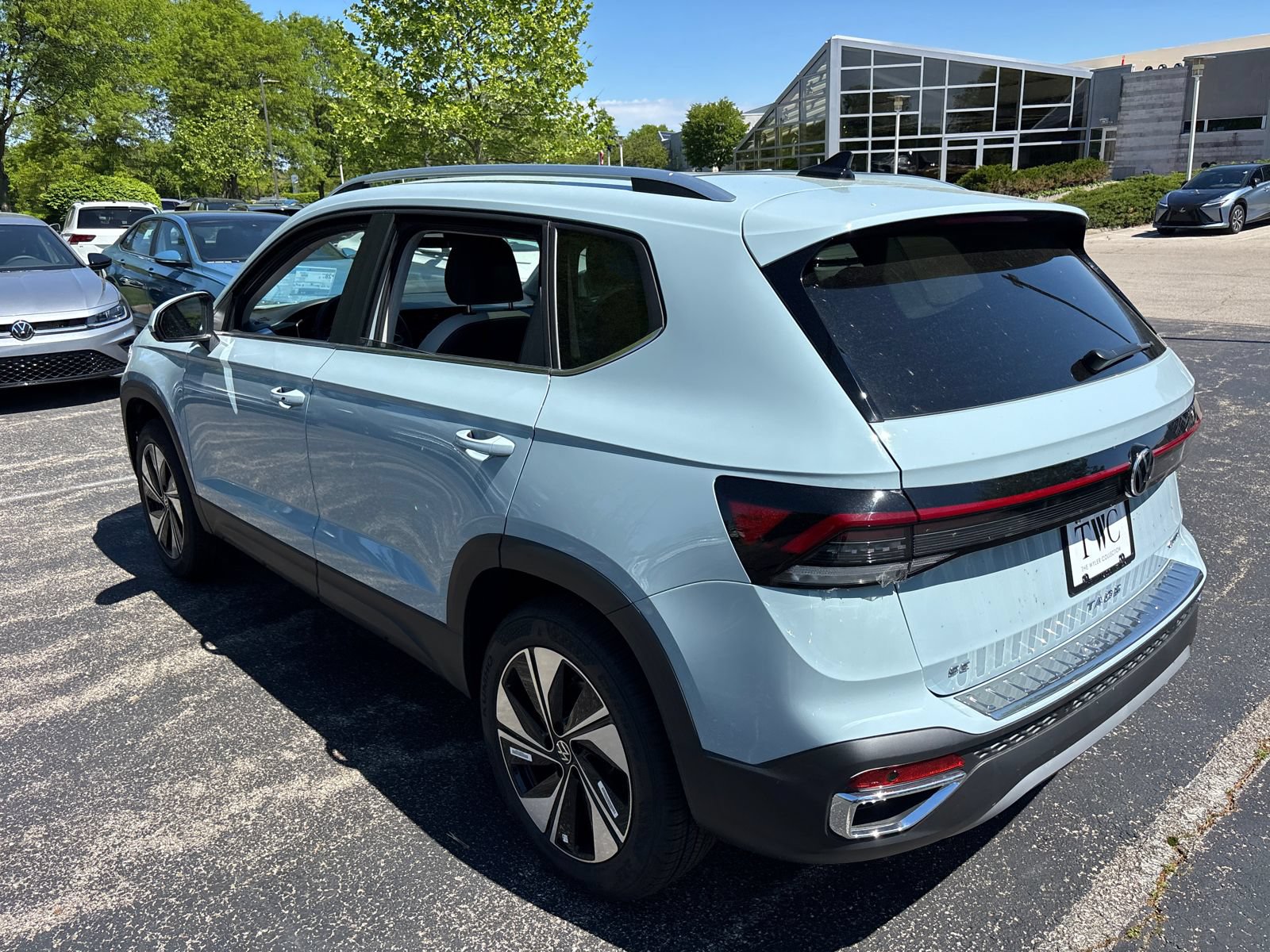 New 2026 Volkswagen Taos SE AWD/4WD image 7