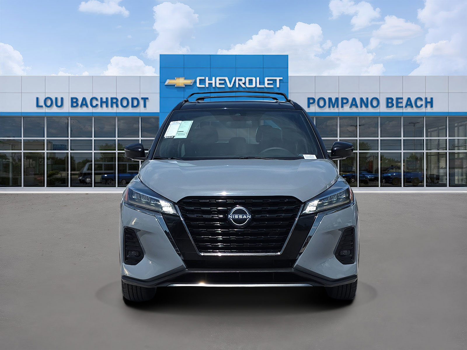 Used 2022 Nissan Kicks SR w/ Premium Package image 2